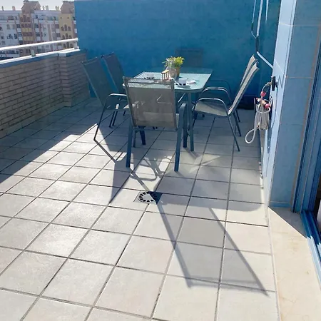 Salinas Apartment *